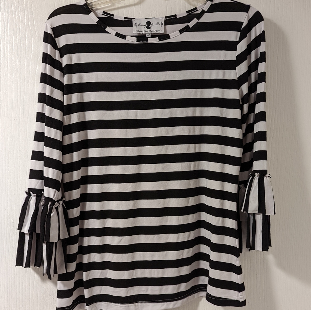 Dainty Jewell's Original Layering Top Size Medium